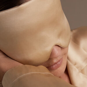 slide 3 Sanctuary Silk Mascherina