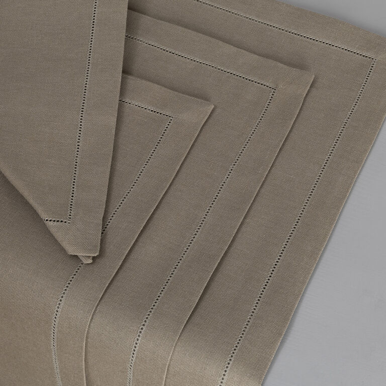 slide 4 Artistry Ajour Serviettenset