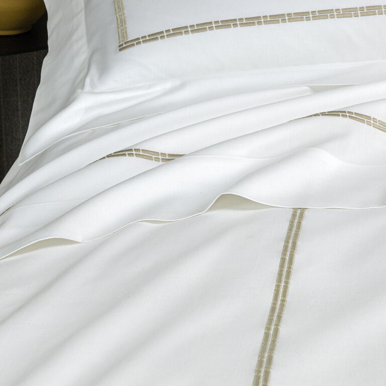slide 5 Affinity Embroidered Completo Letto