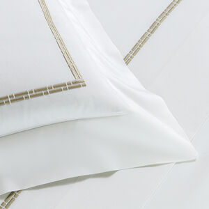 slide 3 Affinity Embroidered Completo Letto