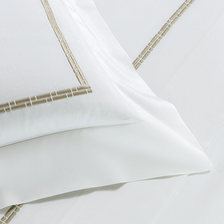 slide 3 Affinity Embroidered Completo Letto