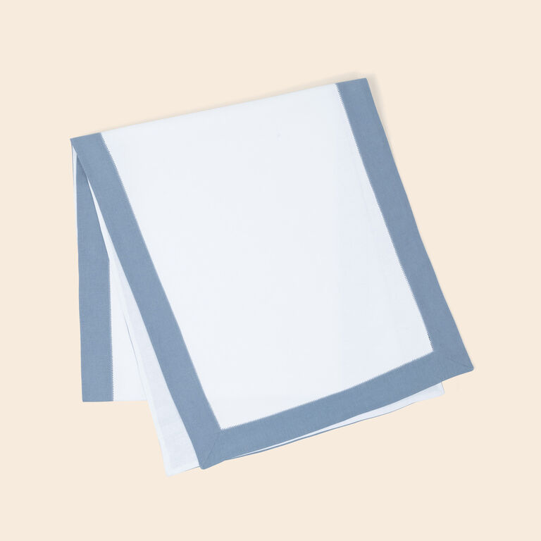 slide 4 Artistry Ajour Runner