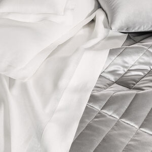 slide 5 Luxury Silk Dekokissen