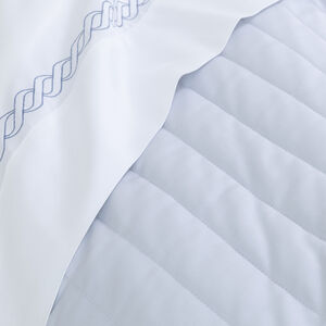 slide 5 Vertical Sateen Steppdecke