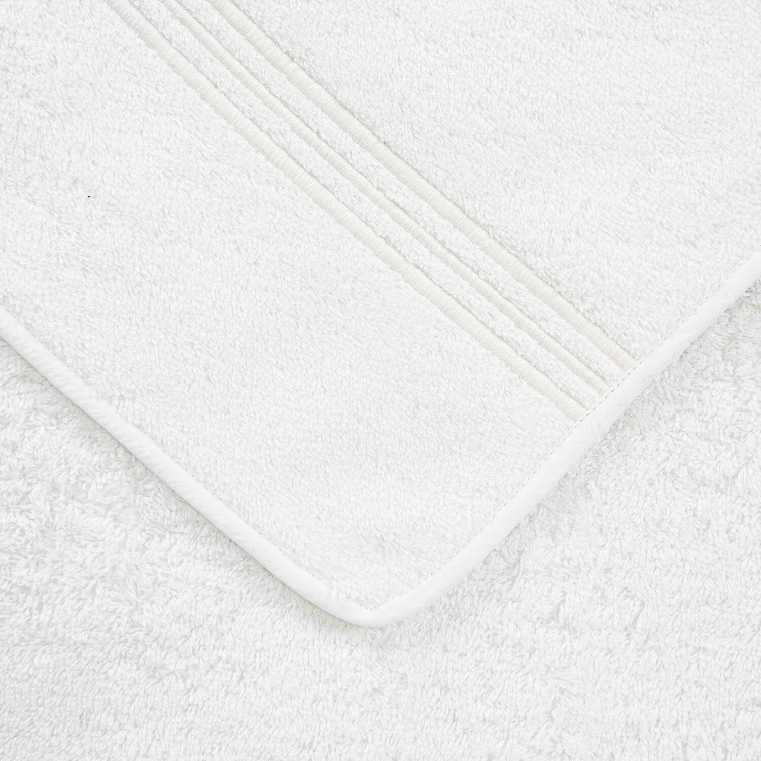 slide 3 Triplo Bourdon Guest Towel