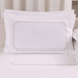 slide 1 Layering Embroidery Taie D'Oreiller