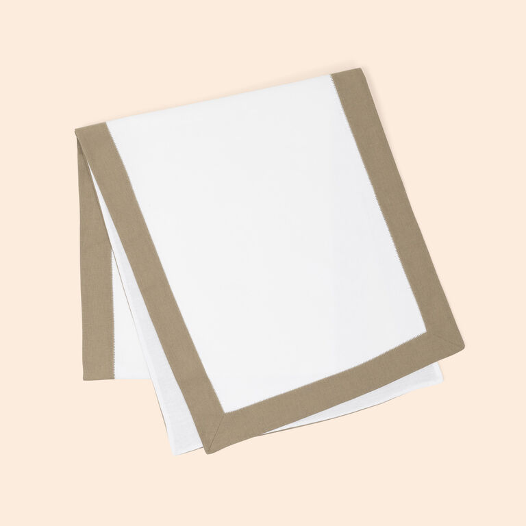 slide 4 Artistry Ajour Runner