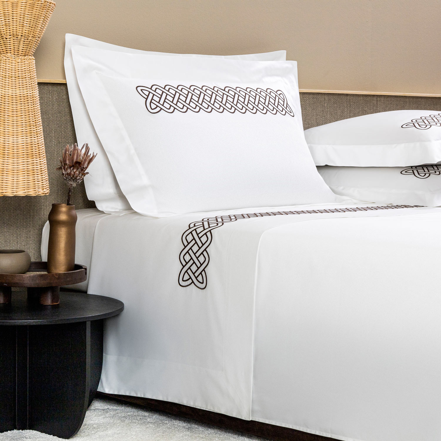 Frette Intreccio Embroidery Sheet Set In Milk Umber Brown Size Double, Cotton Sateen | Made In Italy
