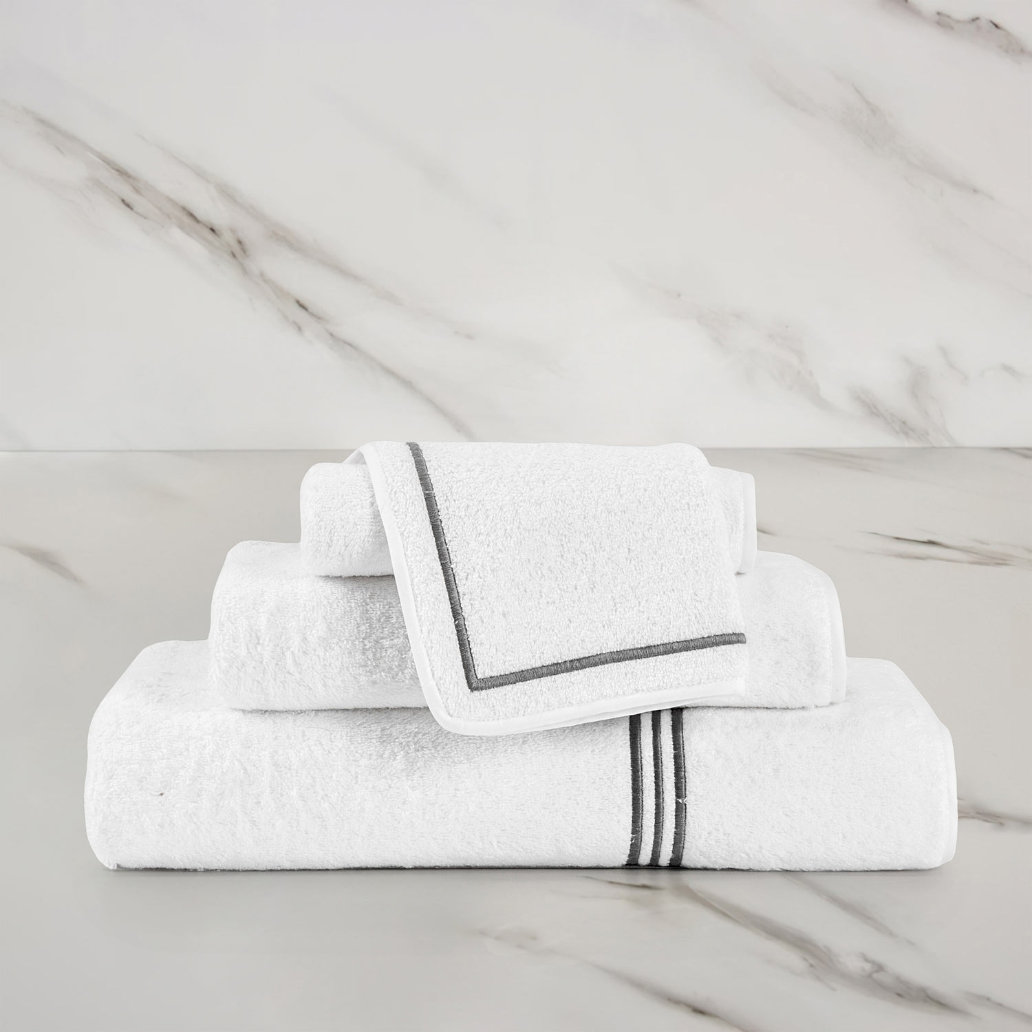 Frette White/Slate Grey Triplo Bourdon Wash Cloth In Cotton | Made In Italy