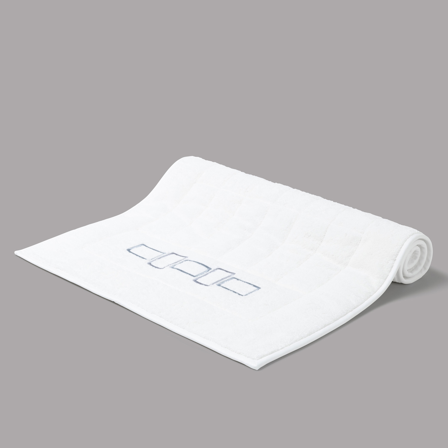 Bold Bicolor Embroidery Tappeto