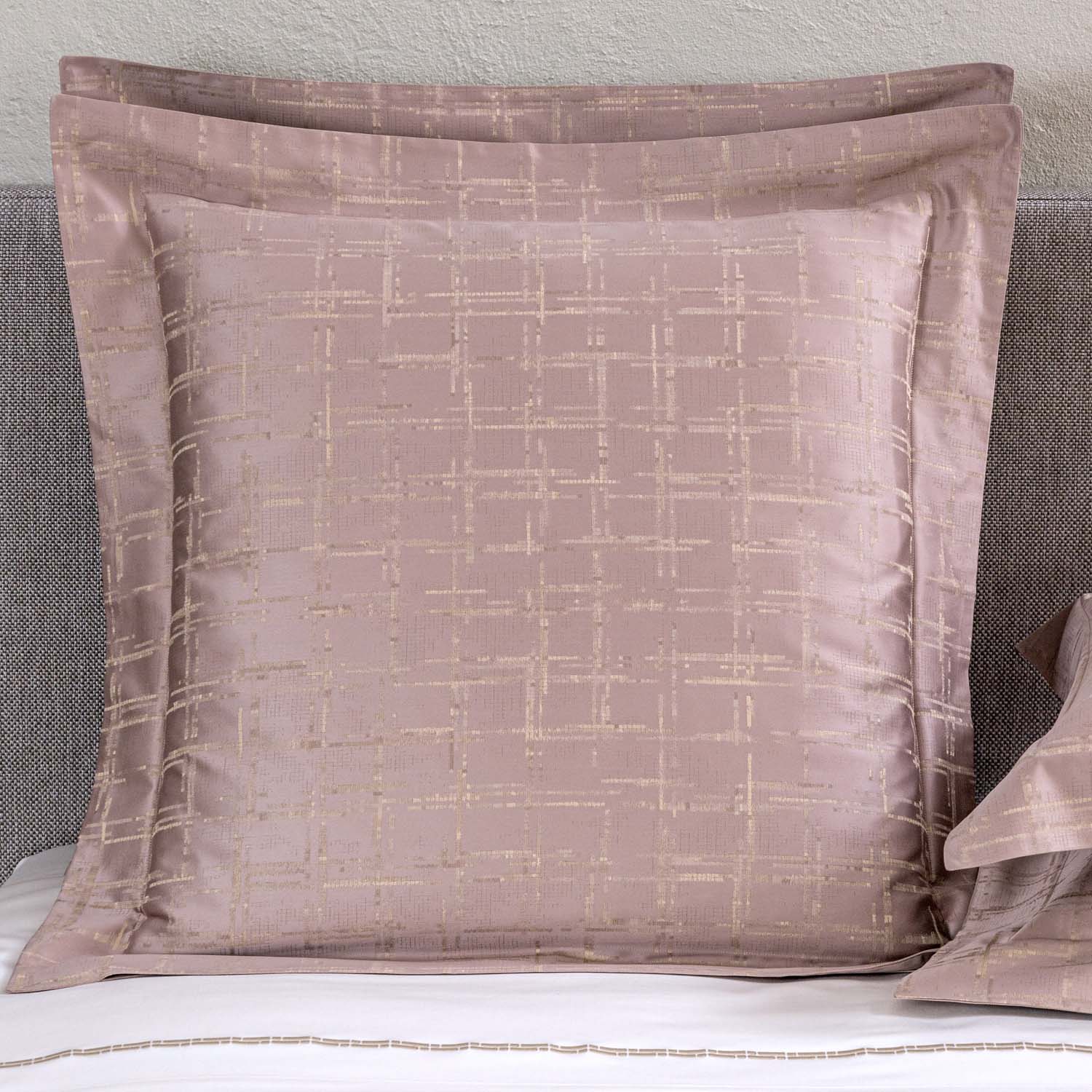 Frette Odyssey Sham In Dusty Mauve/Savage Beige Size Euro 65, Cotton Sateen | Made In Italy