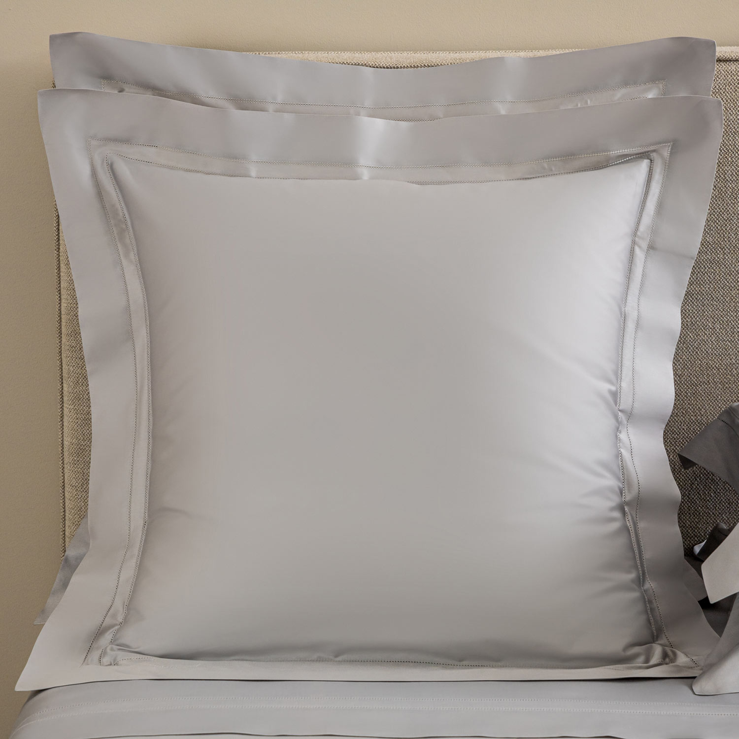 Frette Cliff Grey Doppio Ajour Euro Sham In Size Euro 65, Cotton Sateen | Made In Italy