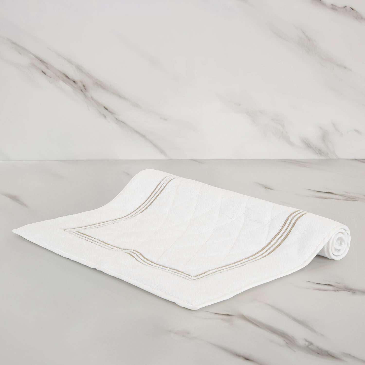 Frette White/Savage Beige Triplo Bourdon Bath Mat In Cotton | Made In Italy