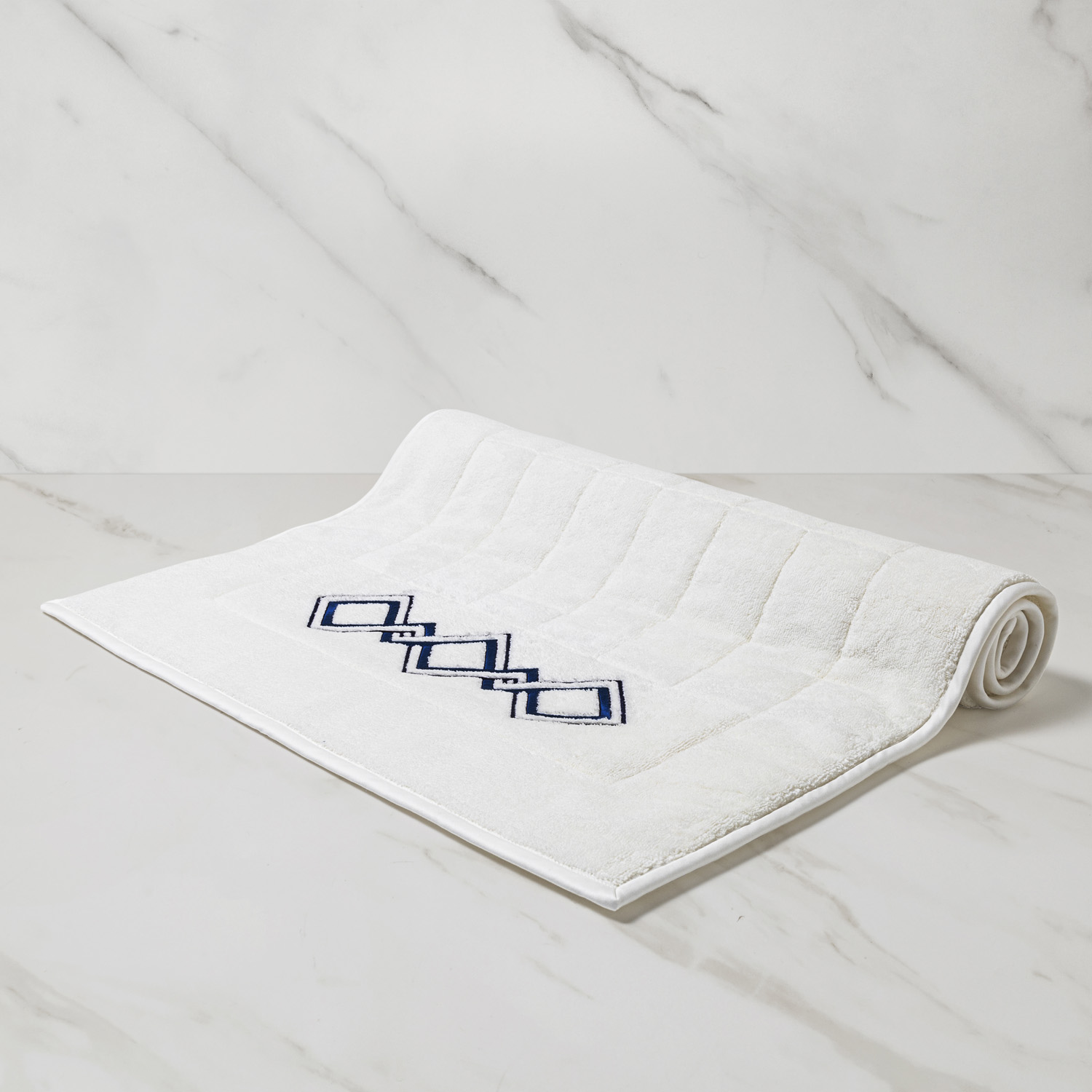 Twist Embroidery Bath Mat Frette