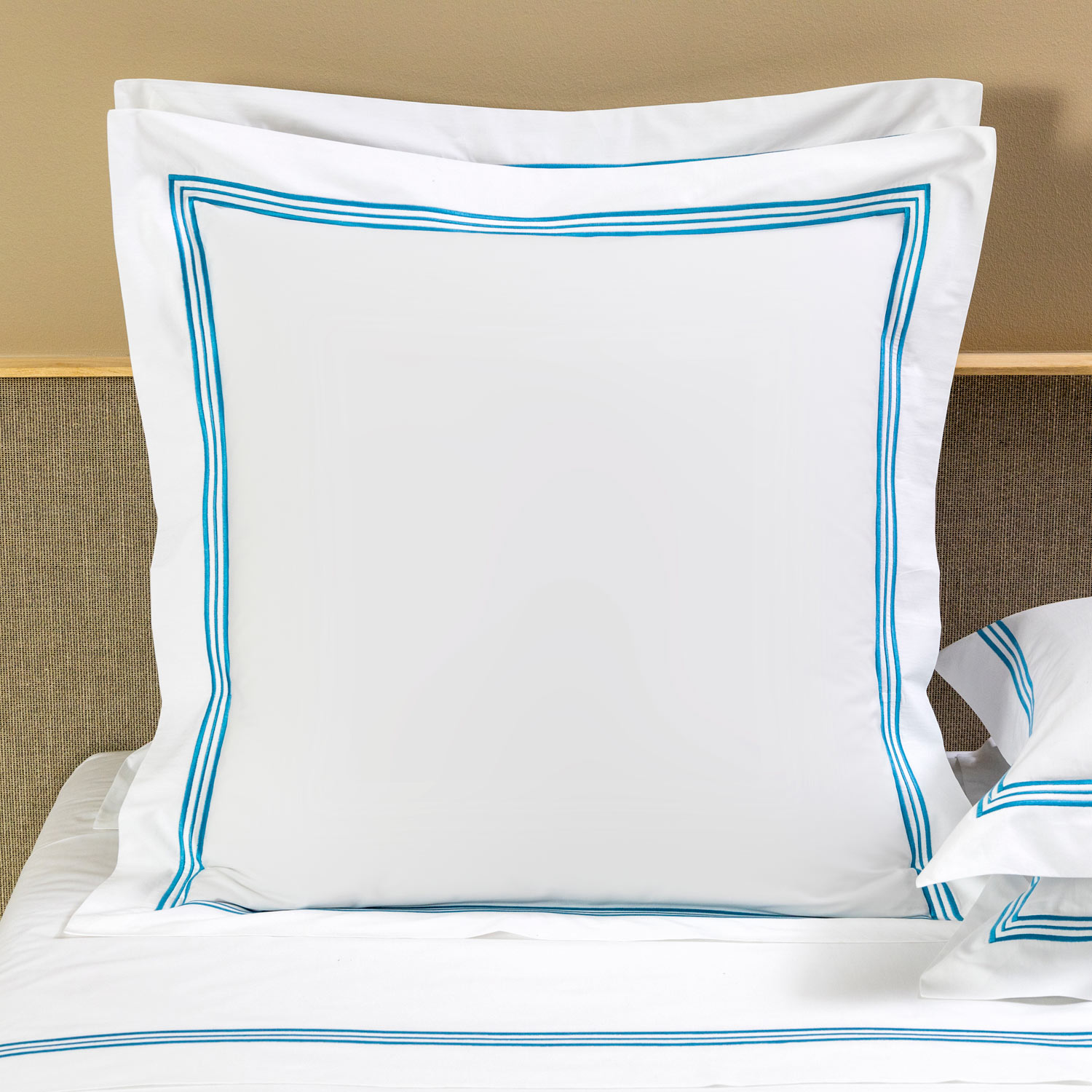 Frette White/Lagoon Triplo Bourdon Sham In Size Euro, Cotton Popeline | Made In Italy