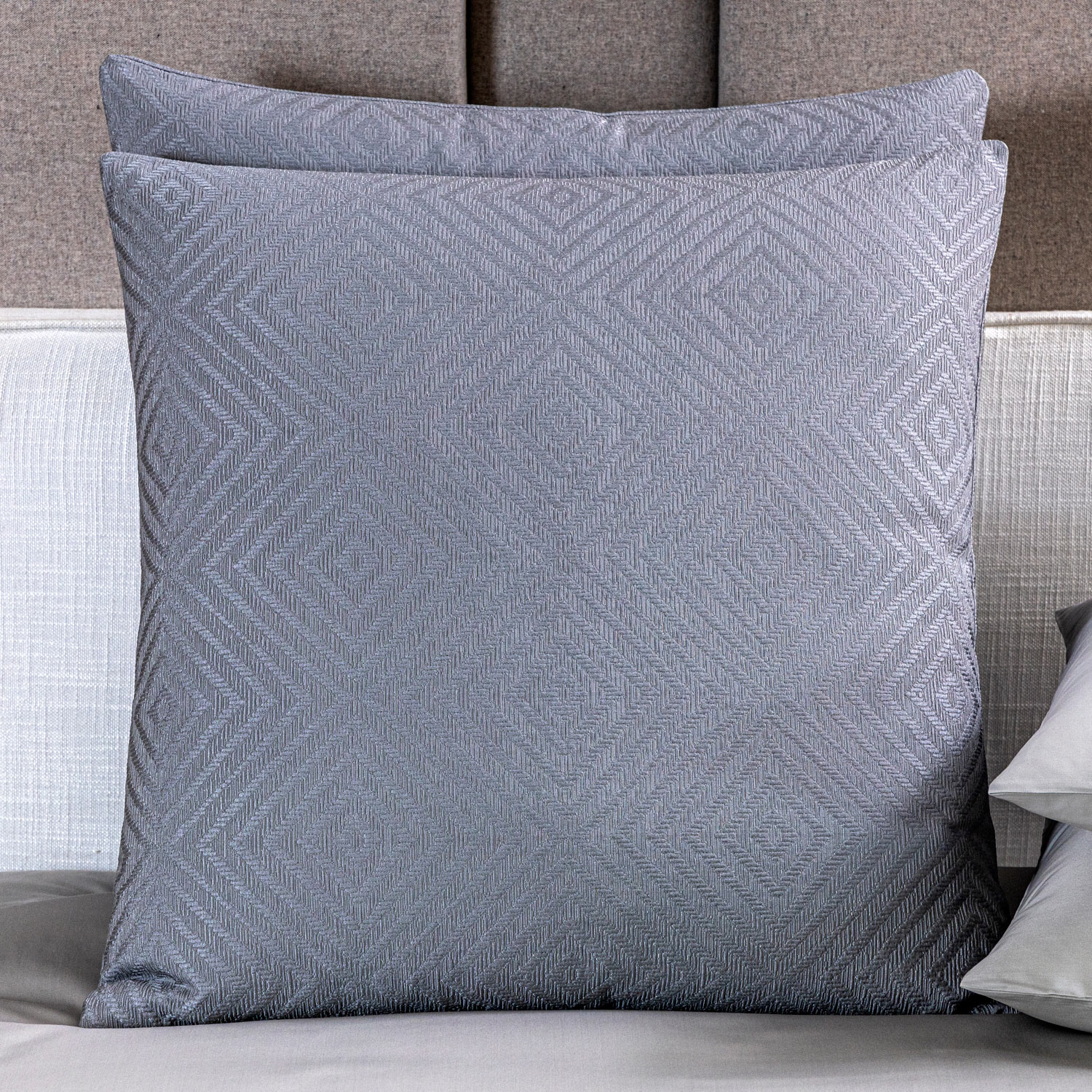 Sandy Weaves Decorative Pillow Frette