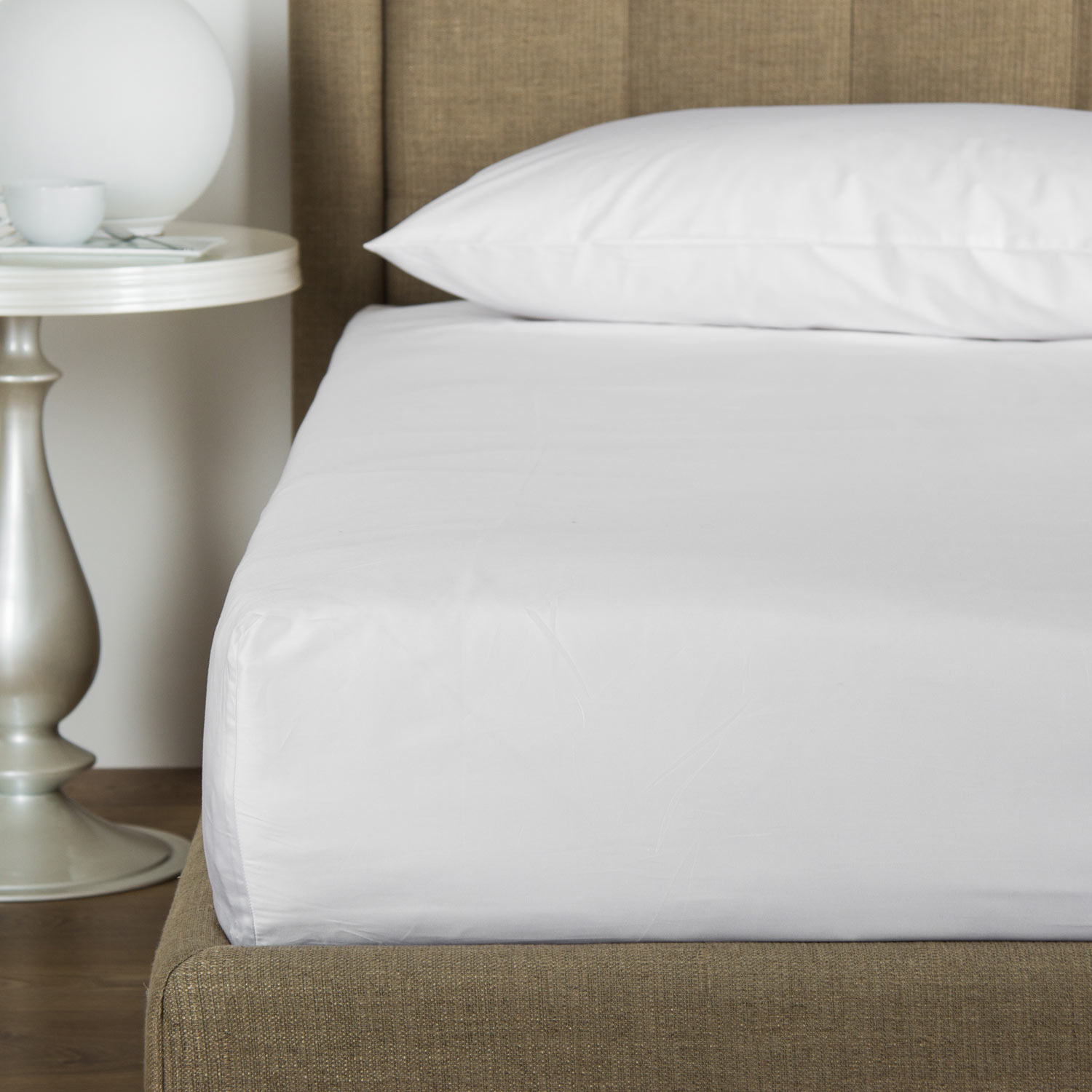 Frette White Bottom Sheet Fitted Percale In Size King, Cotton Percale | Made In Italy