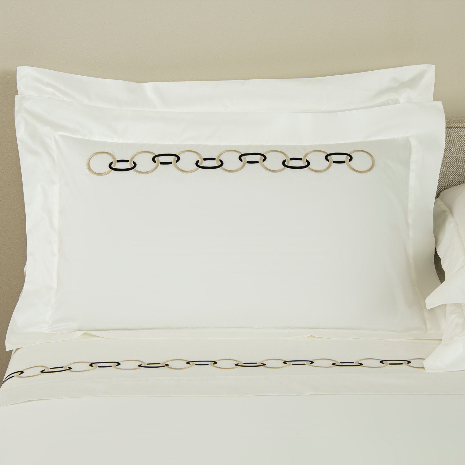 Frette Links Embroidered Sham In Savage Beige/Black Size Oxford, Cotton Sateen | Made In Italy