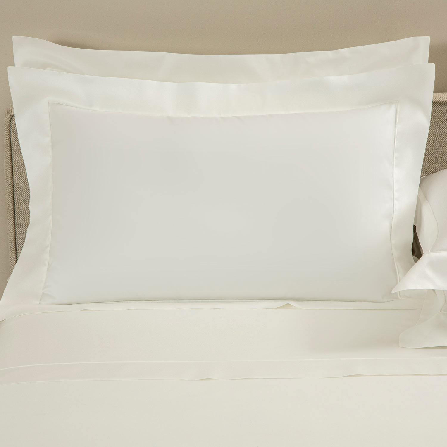Frette Milk Grace Sham In Size Standard, Cotton Sateen | Made In Italy