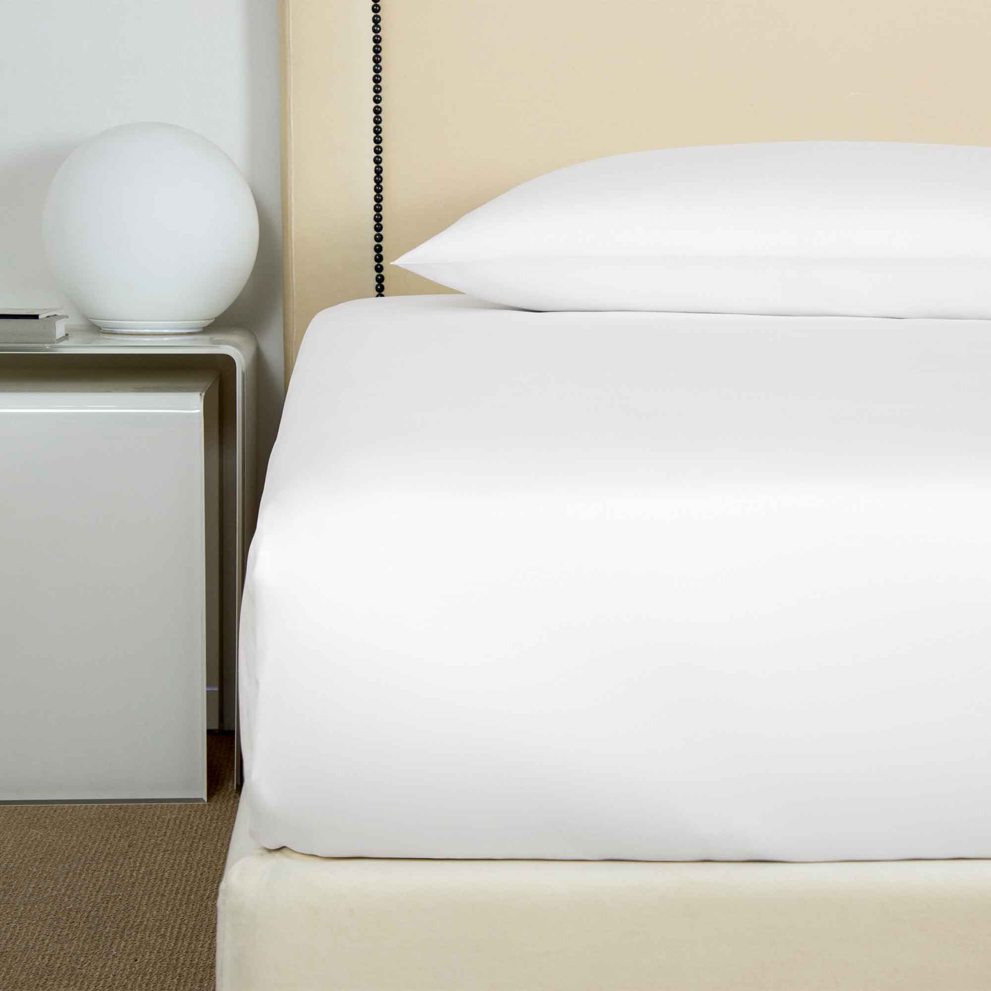 Cotton Sateen Fitted Bottom Sheet | Frette