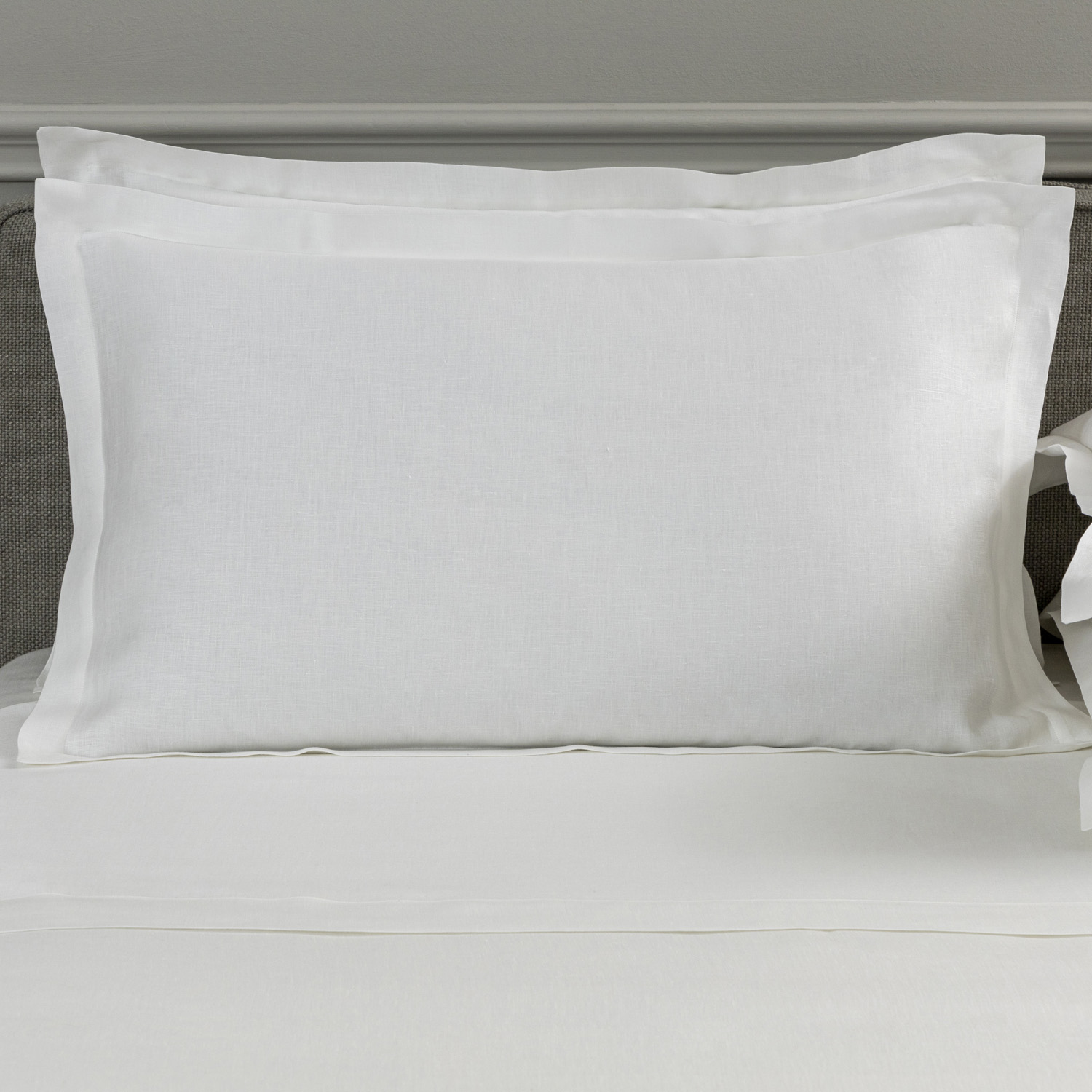 Frette White Divine Sham In Size Standard, Linen | Made In Italy