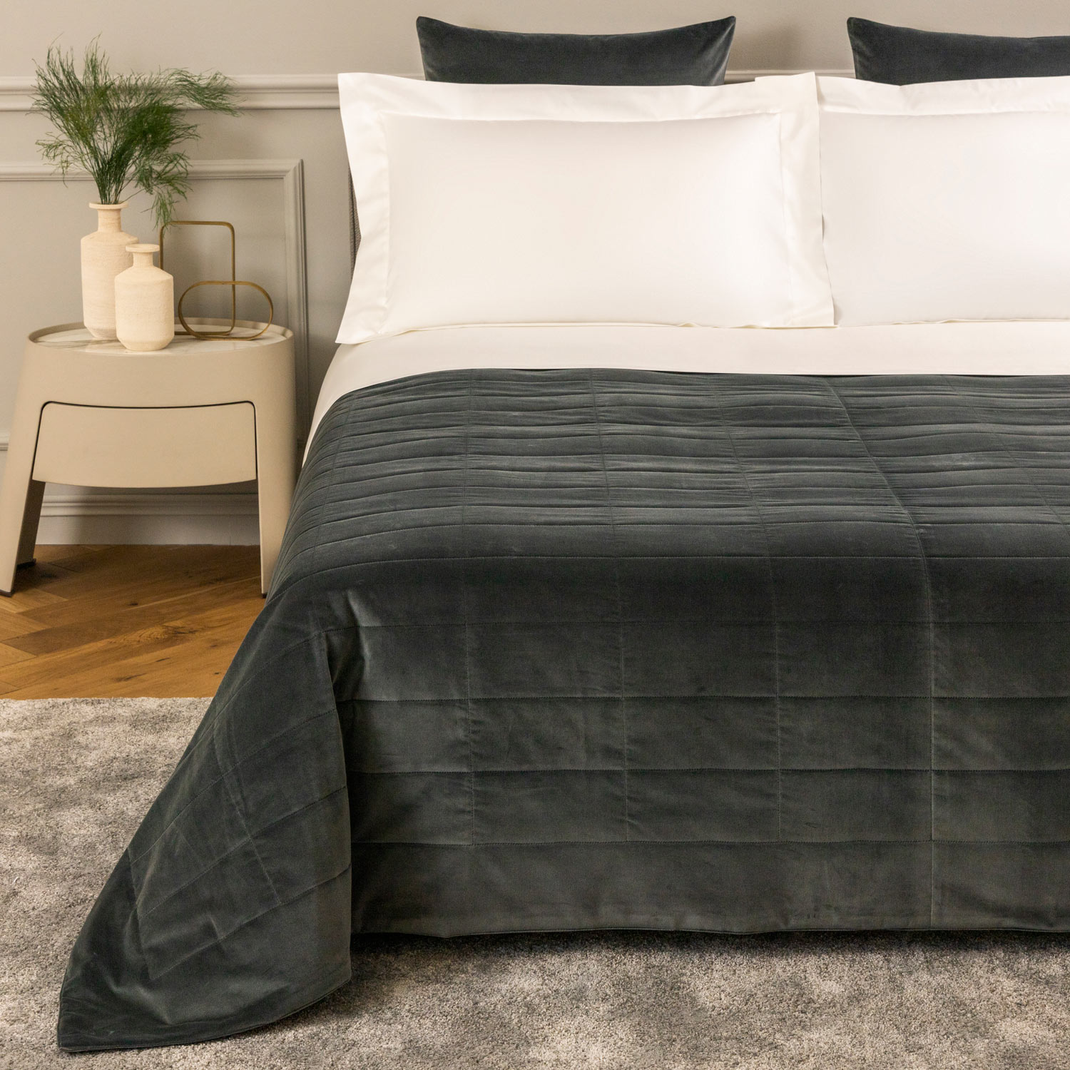 Luxury Cashmere Velvet Light Quilt Frette