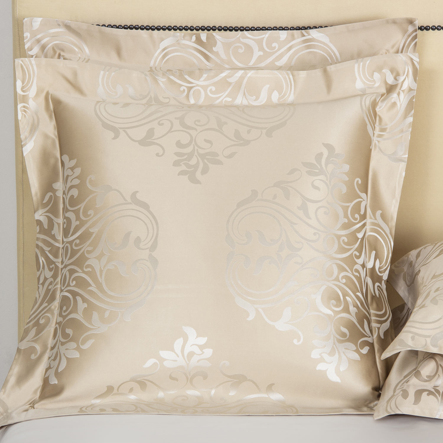 Ornate Medallion Ricamo Federa Quadrata