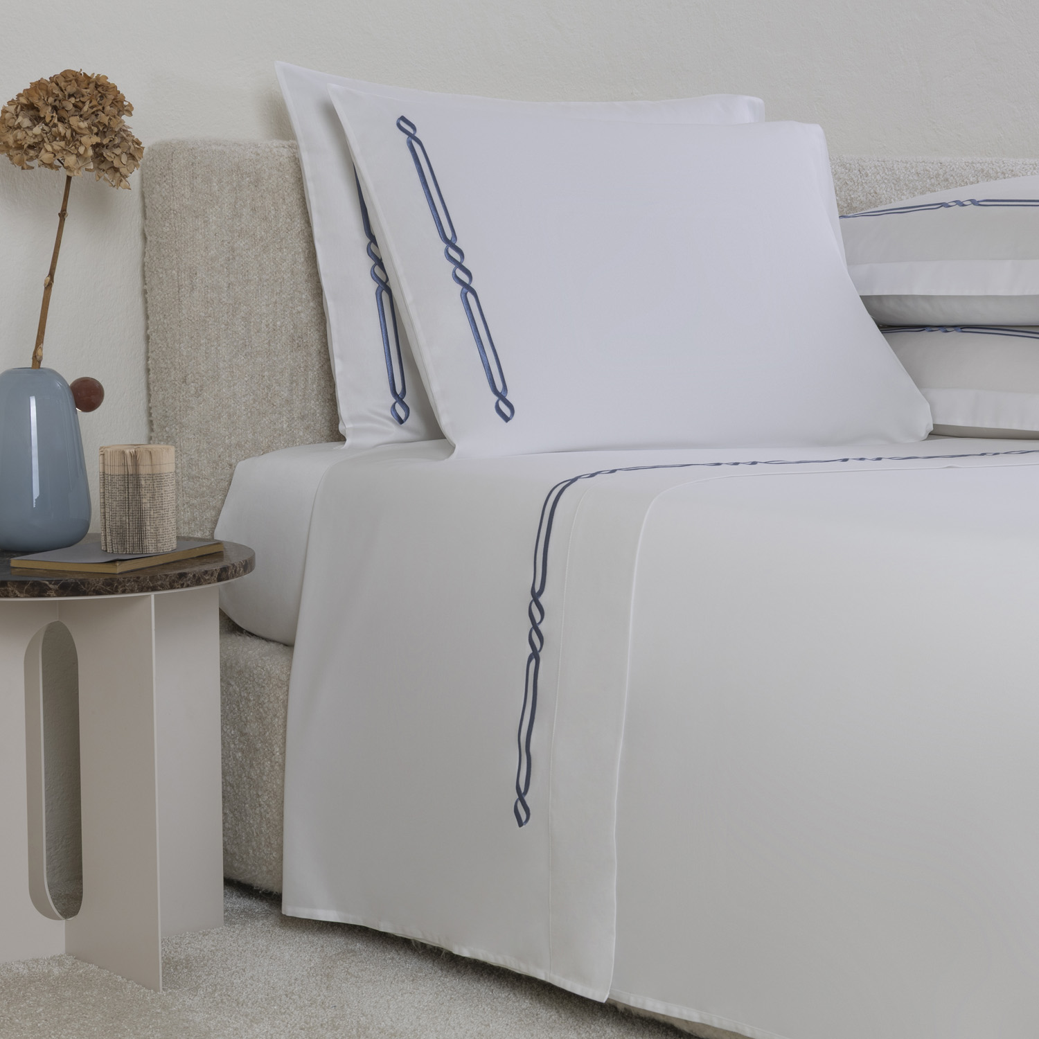 Frette Frame Embroidery Sheet Set In White/Skyblue Size King, Cotton | Made In Portugal
