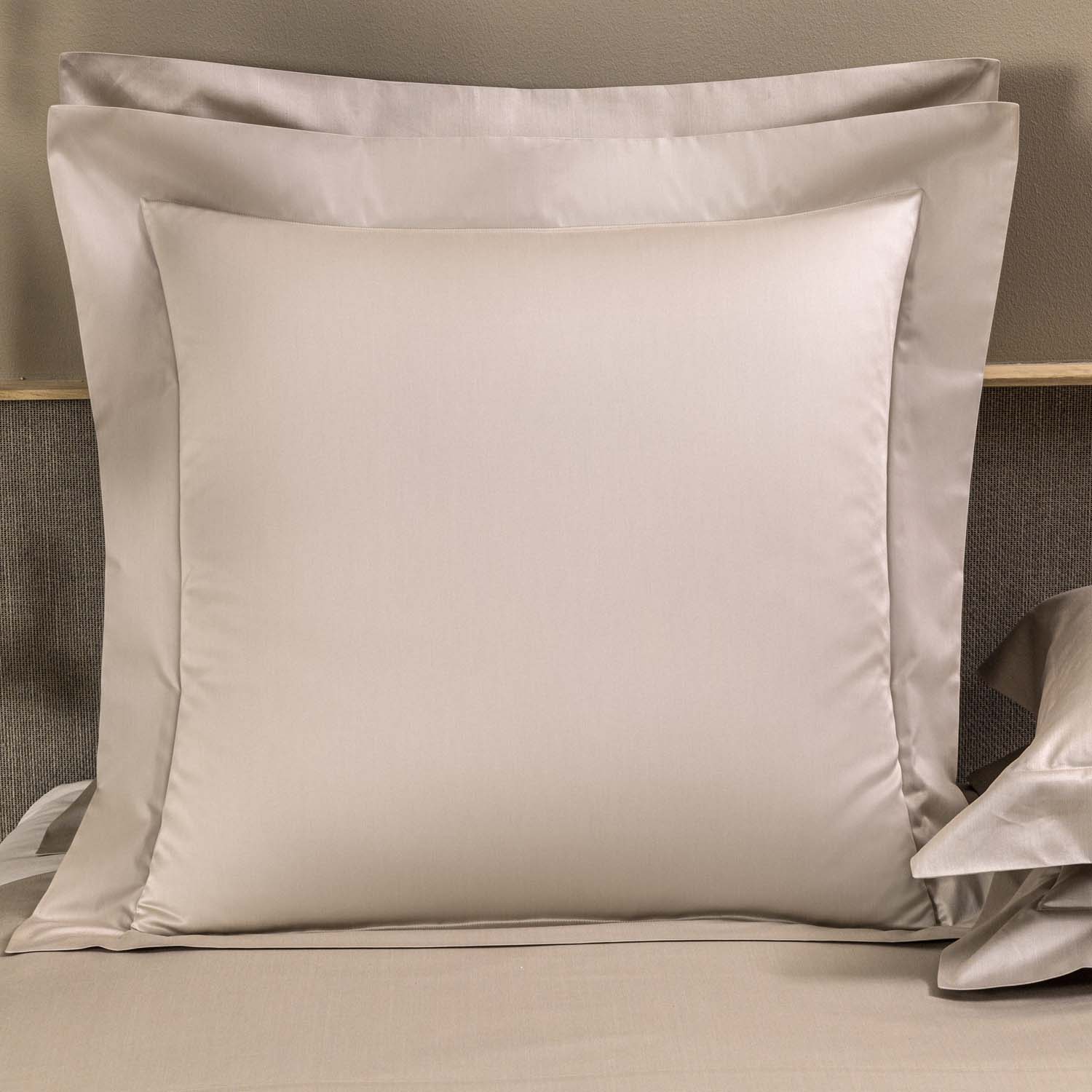 Frette Ecru Naturalismo Sham Pillowcase In Size Euro, Cotton/Linen | Made In Italy