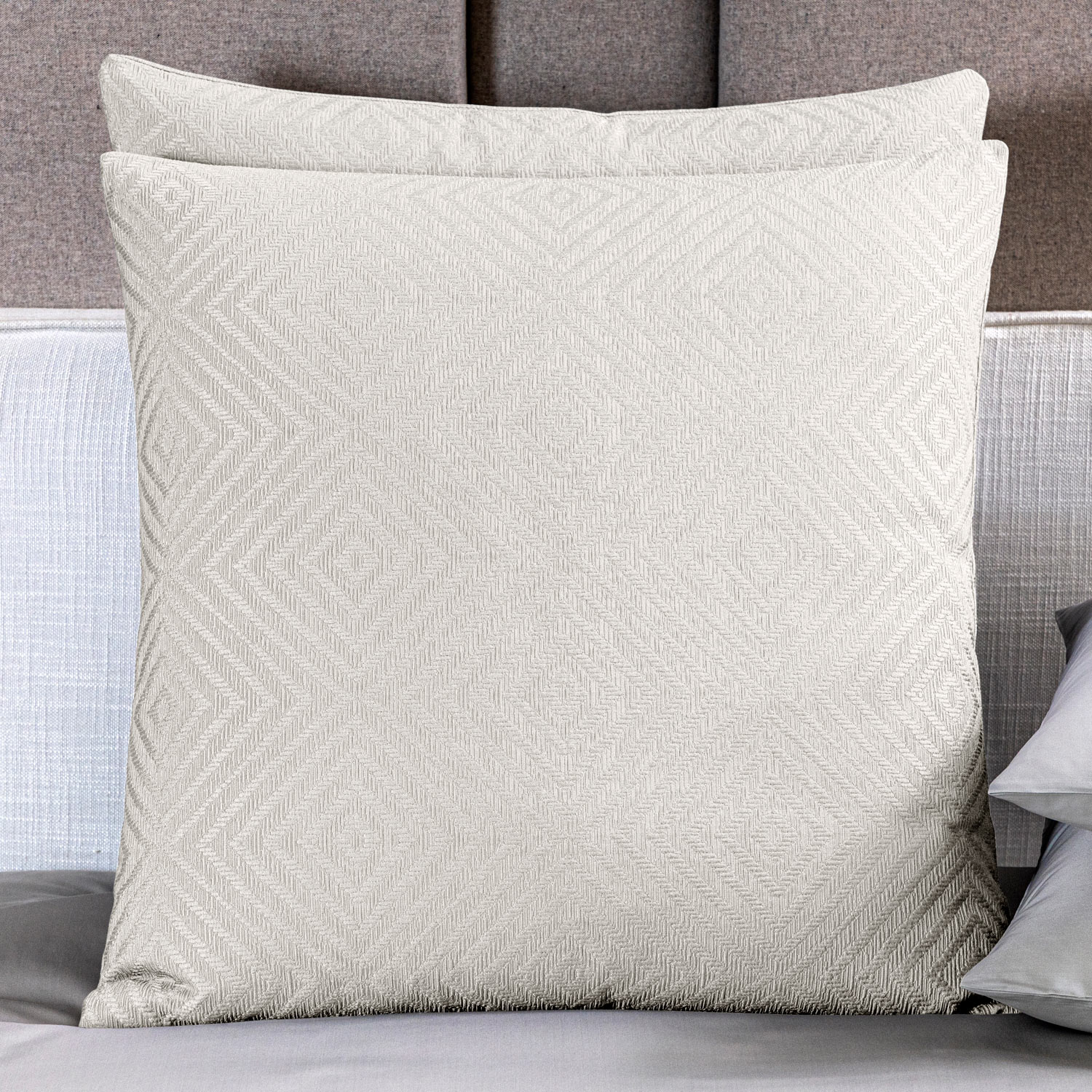 Sandy Weaves Decorative Pillow Frette