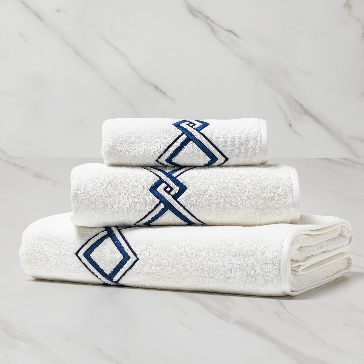Frette Twist Embroidery Bath Sheet in Navy/Nautical Blue taglia Telo Doccia, Cotton | Fatto in Italy