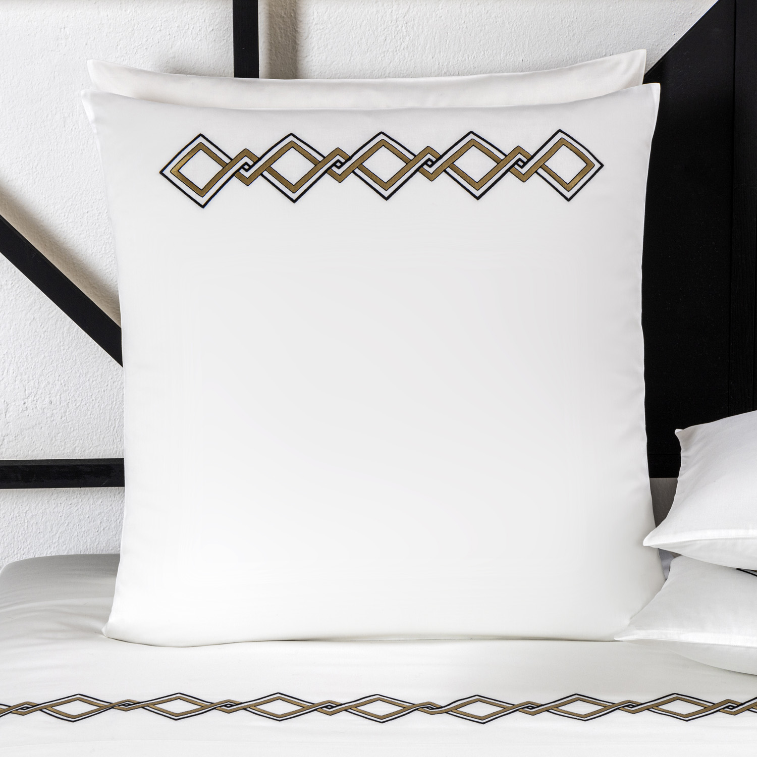 Frette Twist Embroidery Euro Pillowcase In Black/Teak Size Euro 65, Cotton Sateen | Made In Italy