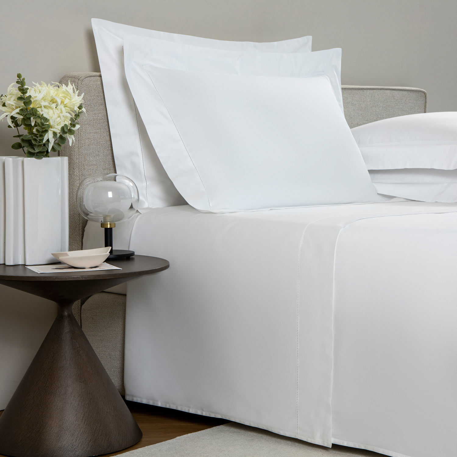 Frette White Single Ajour Sheet Set In Size King, Cotton Sateen | Made In Italy