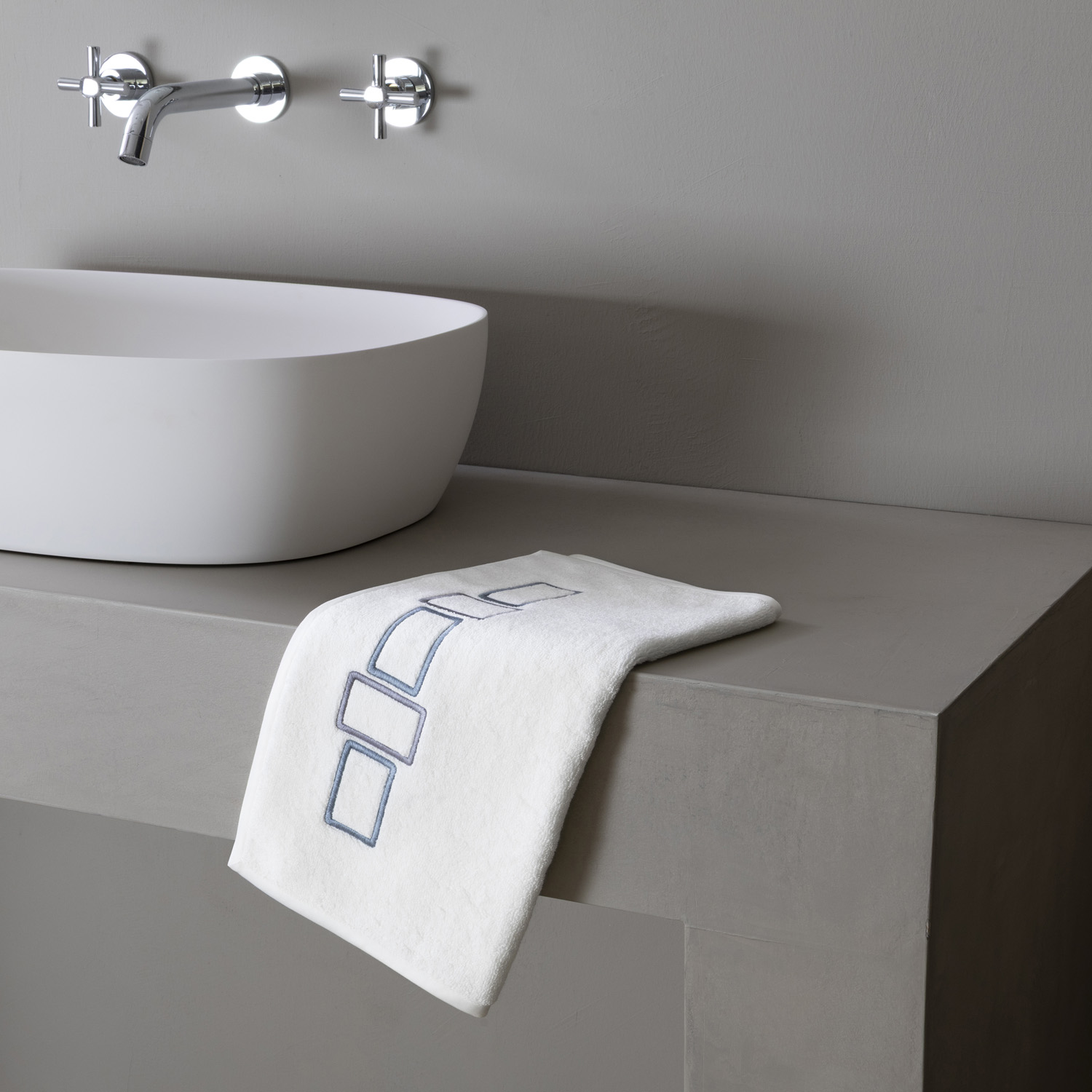 Bold Bicolor Embroidery Asciugamano Ospite