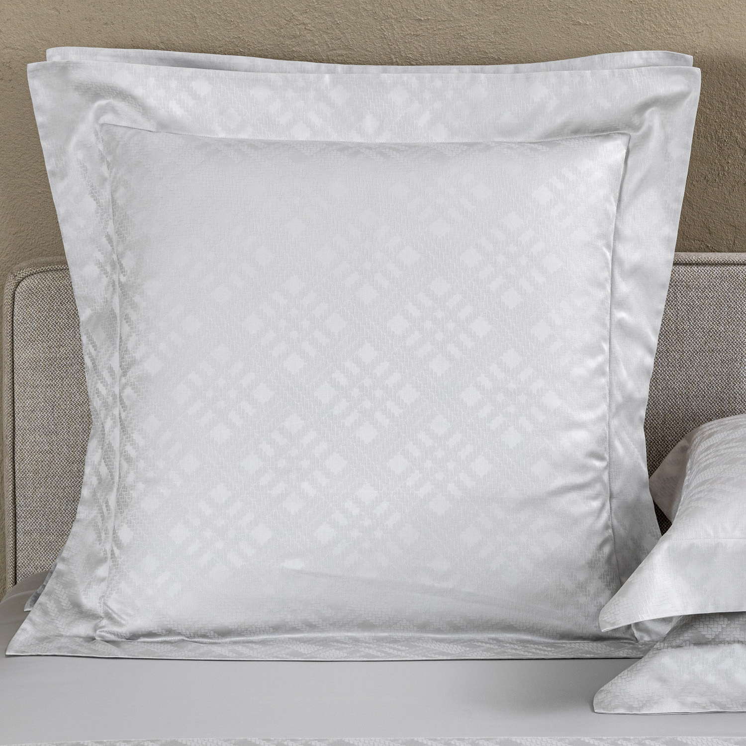 Frette Tressage Euro Sham In Pearl Grey Size Euro 65, 100% Cotton | Made In Italy