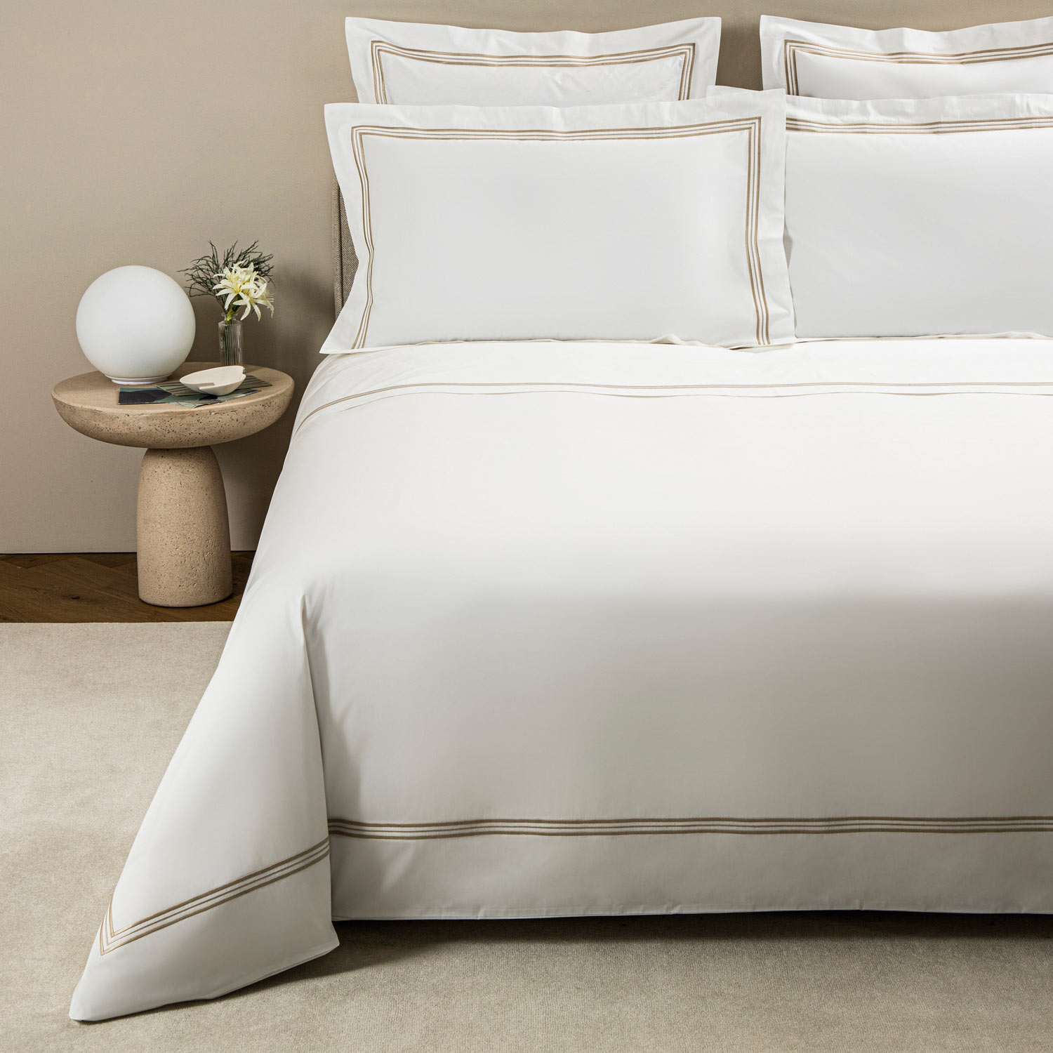 Frette White/Savage Beige Triplo Bourdon Duvet Cover In Size King, Cotton Poplin | Made In Italy