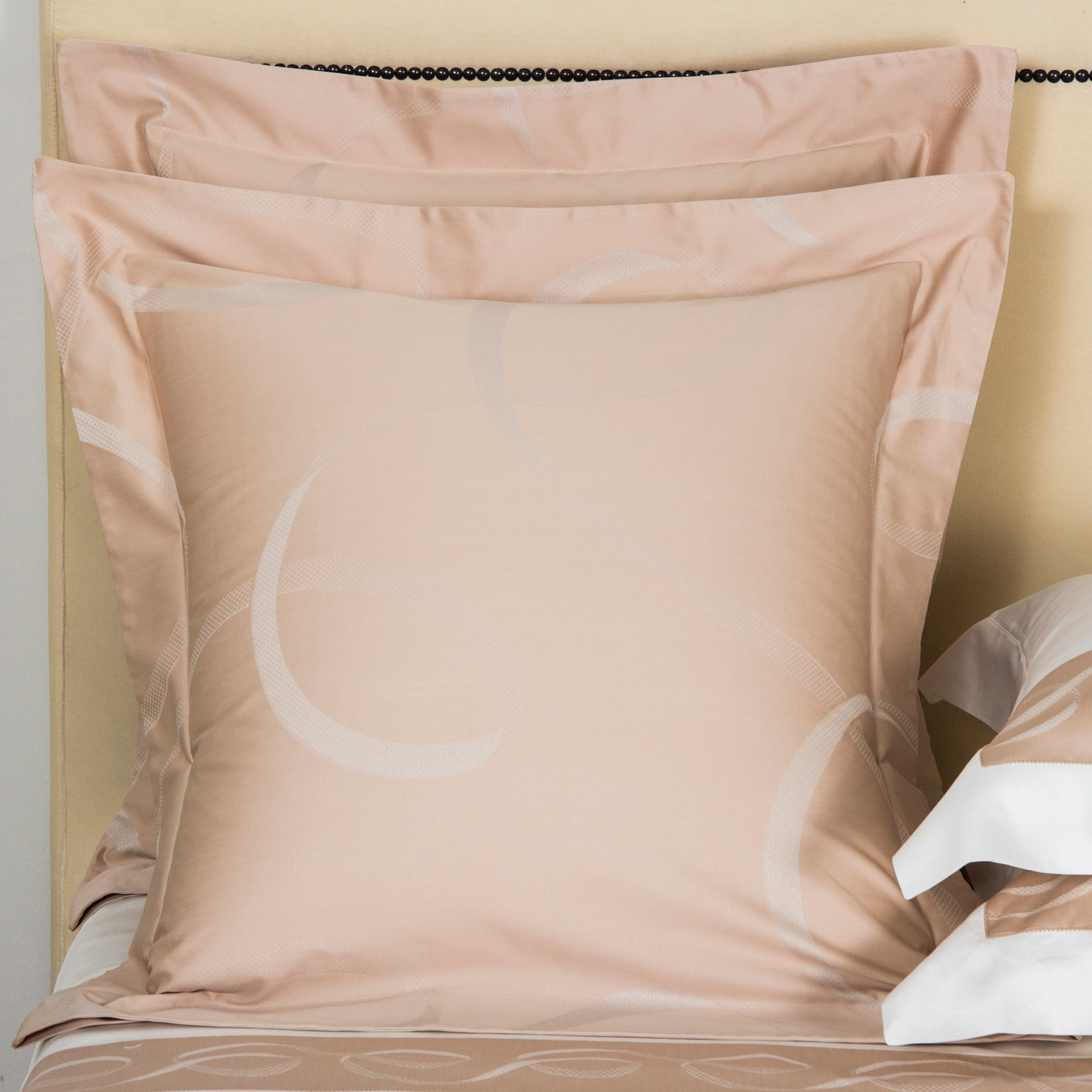 Frette Ribbons Euro Sham In Powder Pink/Milk Size Euro 65, Cotton Sateen/Linen | Made In Italy