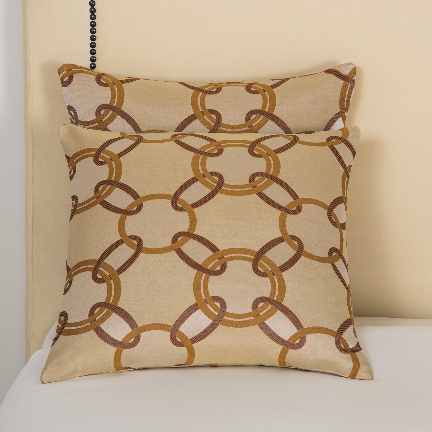 Luxury Chains Decorative Pillow Frette