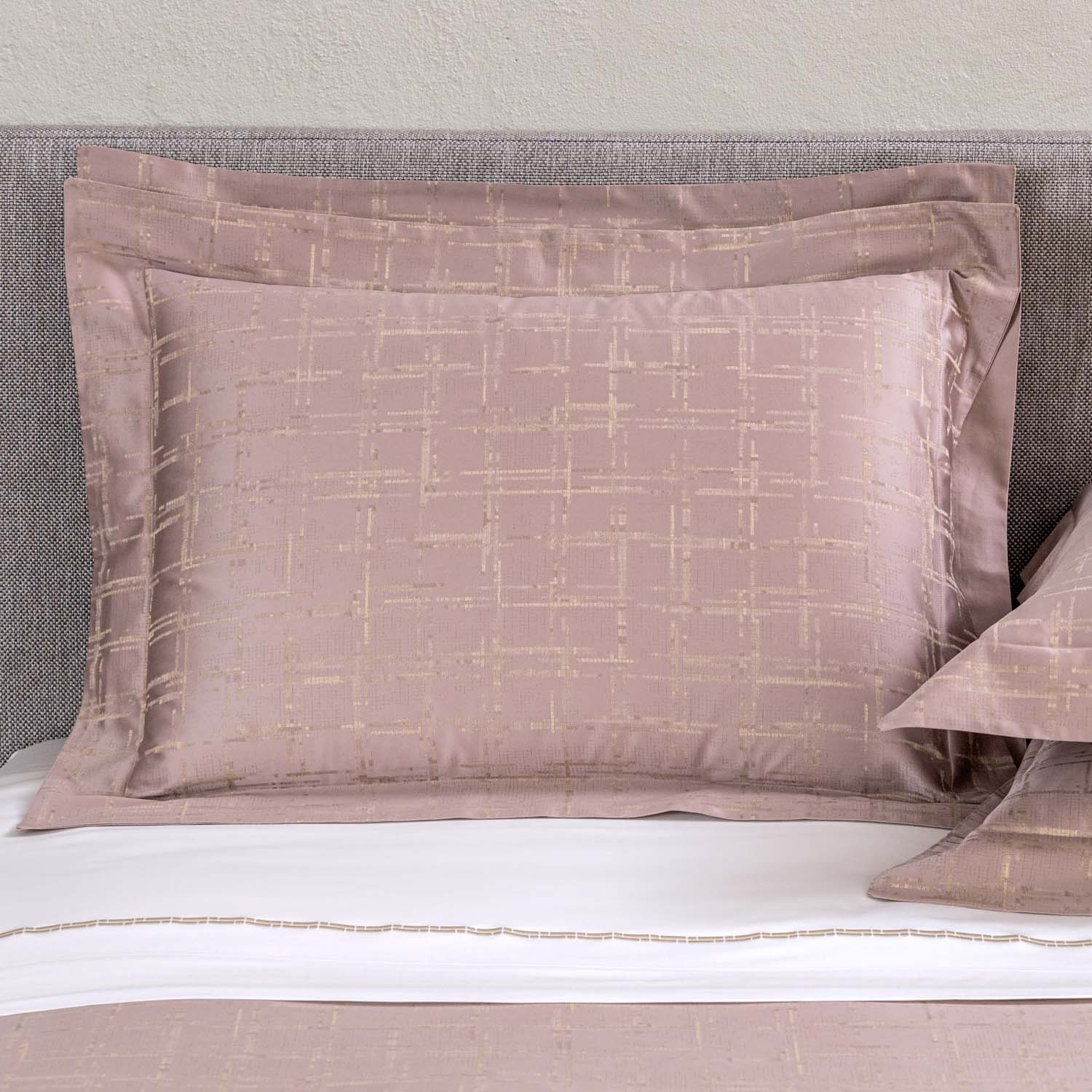 Frette Odyssey Sham In Dusty Mauve/Savage Beige Size Oxford, Cotton Sateen | Made In Italy