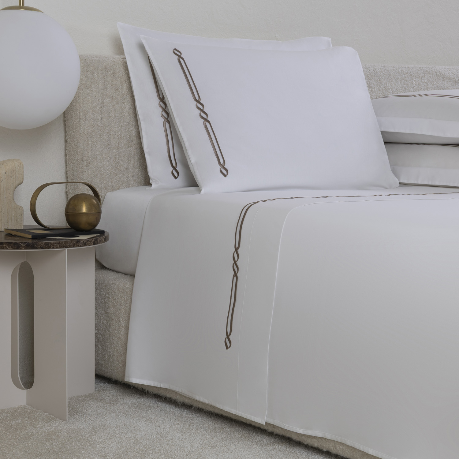 Frette Frame Embroidery Sheet Set In White/Terracotta Size King, Cotton | Made In Portugal